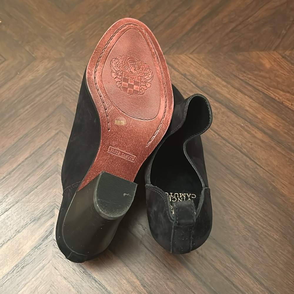 Vince Camuto Women’s Red bottom Heels Pre owned, Size 8 1/2 - Picture 12 of 13